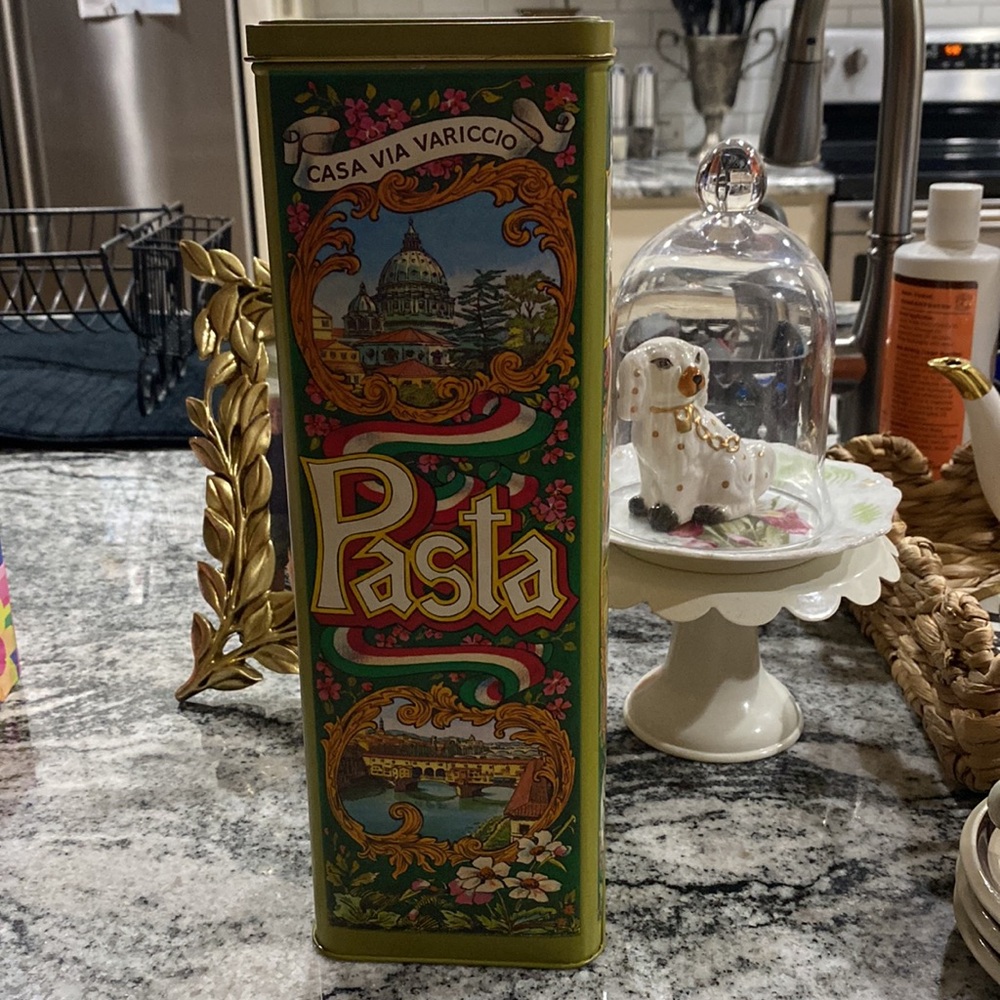 Vintage Late 70’s-Early 1980’s Green Casa Via Variccio Decorative Pasta Tin! - Picture 2 of 10